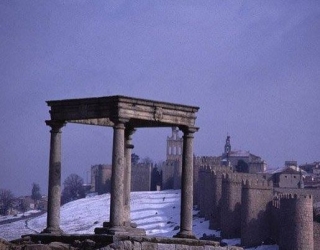 los cuatro postes nevados